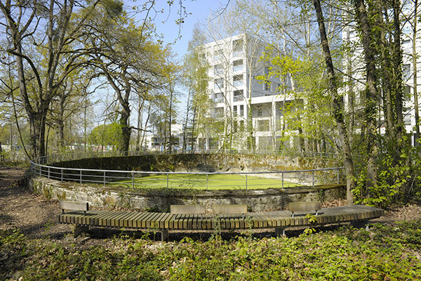 JARDINS DE CLEUNAY & MAISONS DANS LES BOIS (LA COURROUZE)