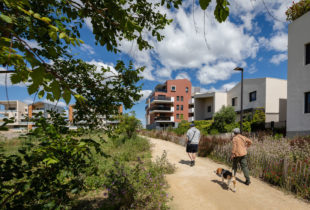 QUARTIER DE ROQUE FRAÏSSE À SAINT-JEAN DE VEDAS